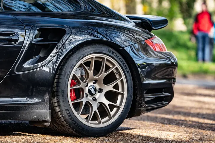 Porsche 911 · BBS bronce